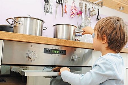 Какая должна быть кухня, если в доме есть маленький ребенок