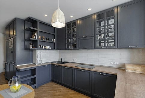 УГЛОВЫЕ КУХНИ